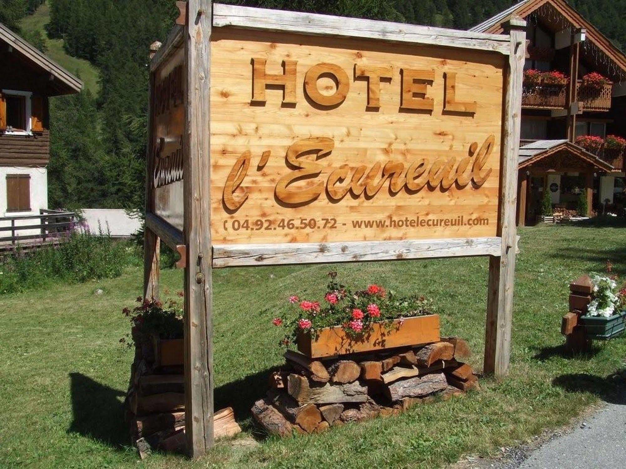 וארס Hotel Ecureuil מראה חיצוני תמונה