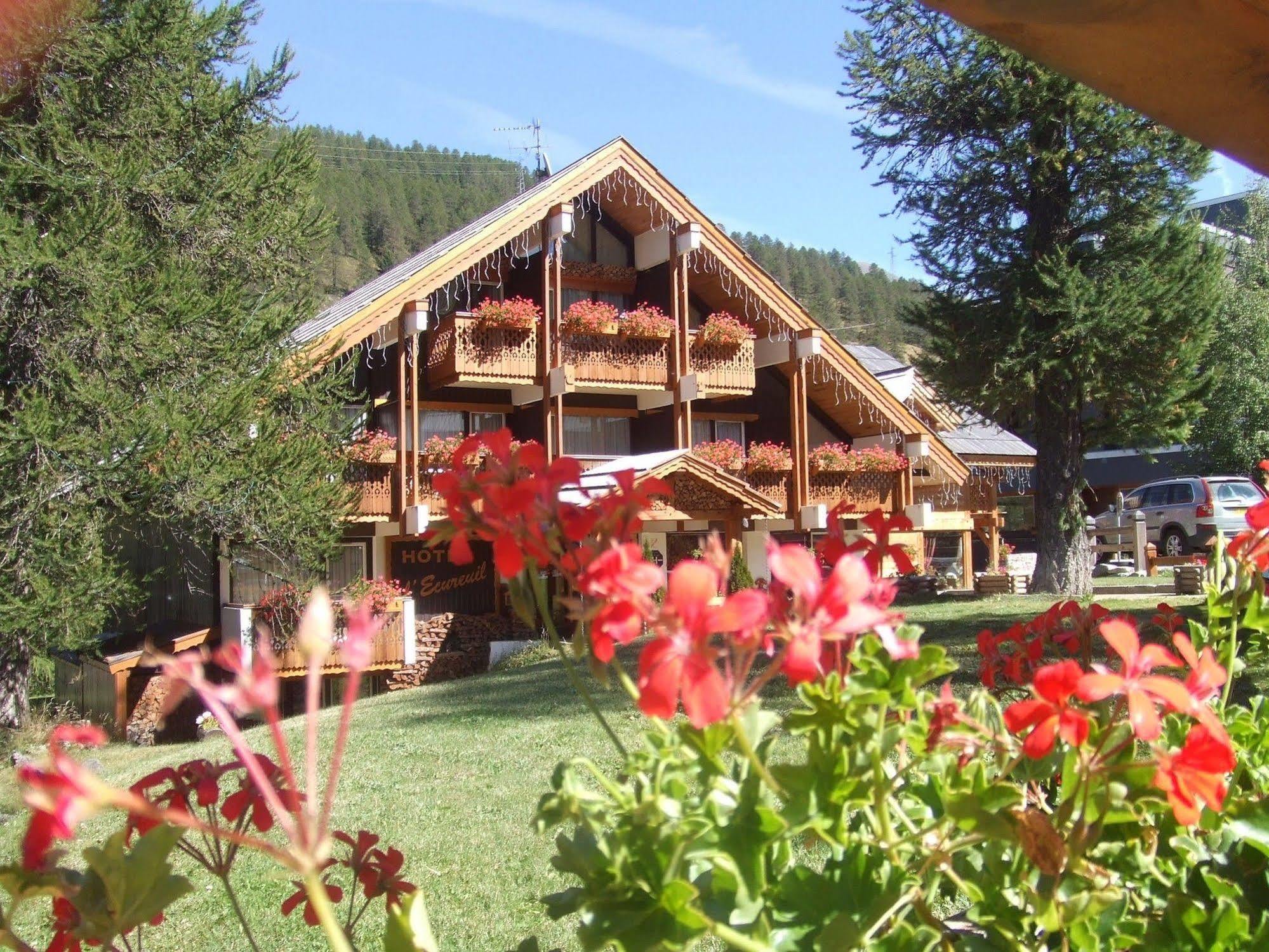 וארס Hotel Ecureuil מראה חיצוני תמונה