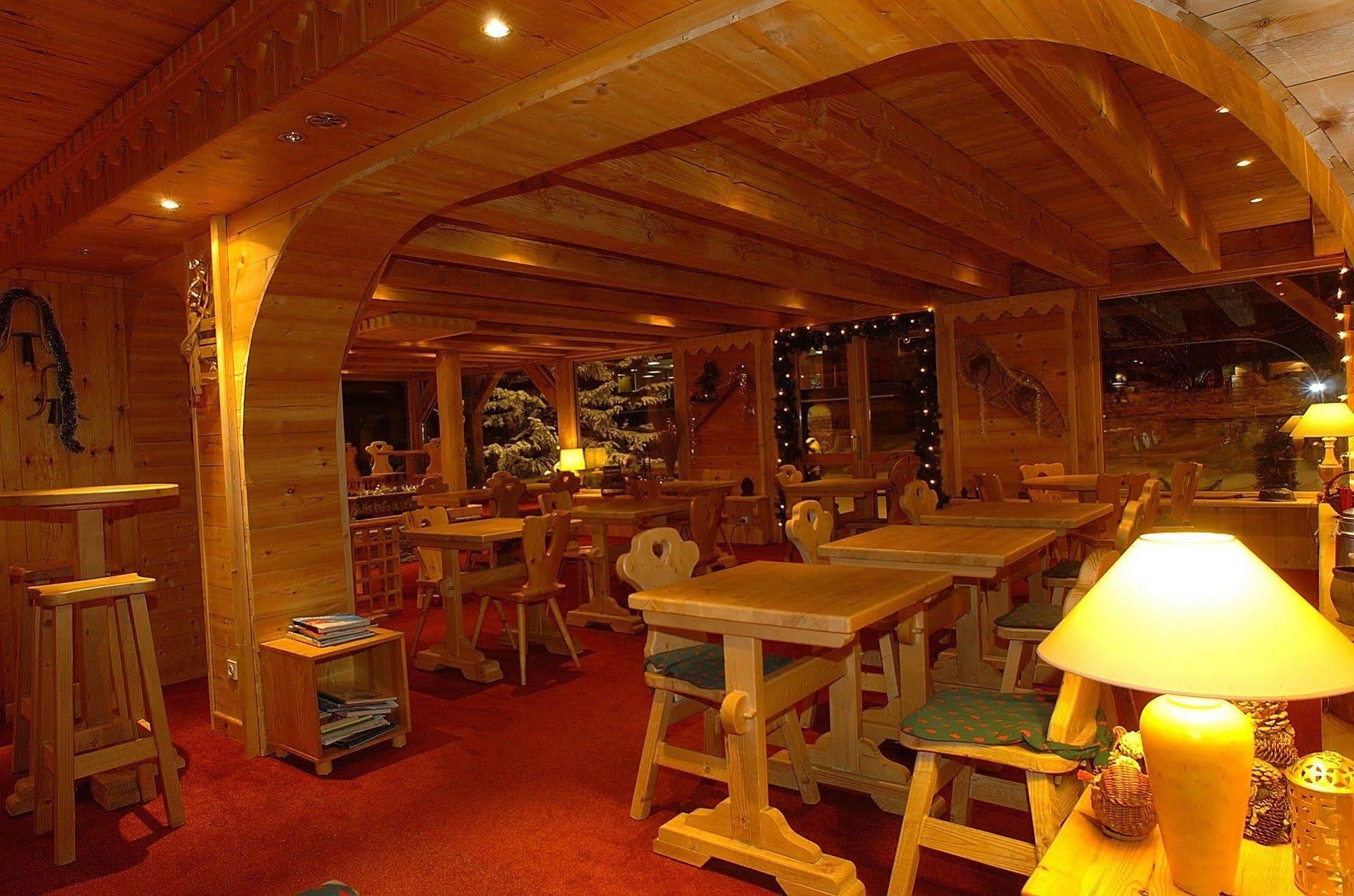 וארס Hotel Ecureuil מראה חיצוני תמונה
