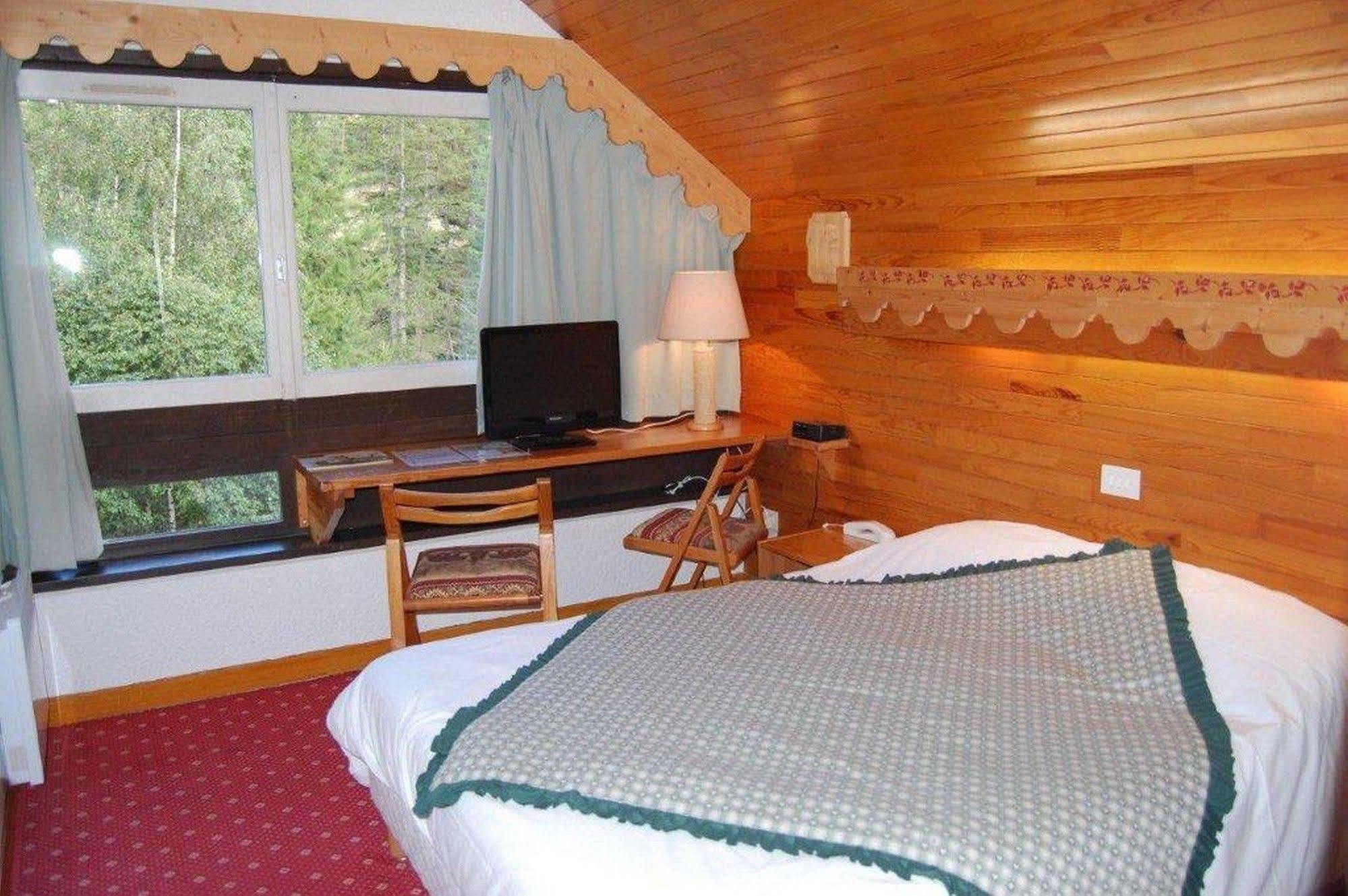 וארס Hotel Ecureuil מראה חיצוני תמונה