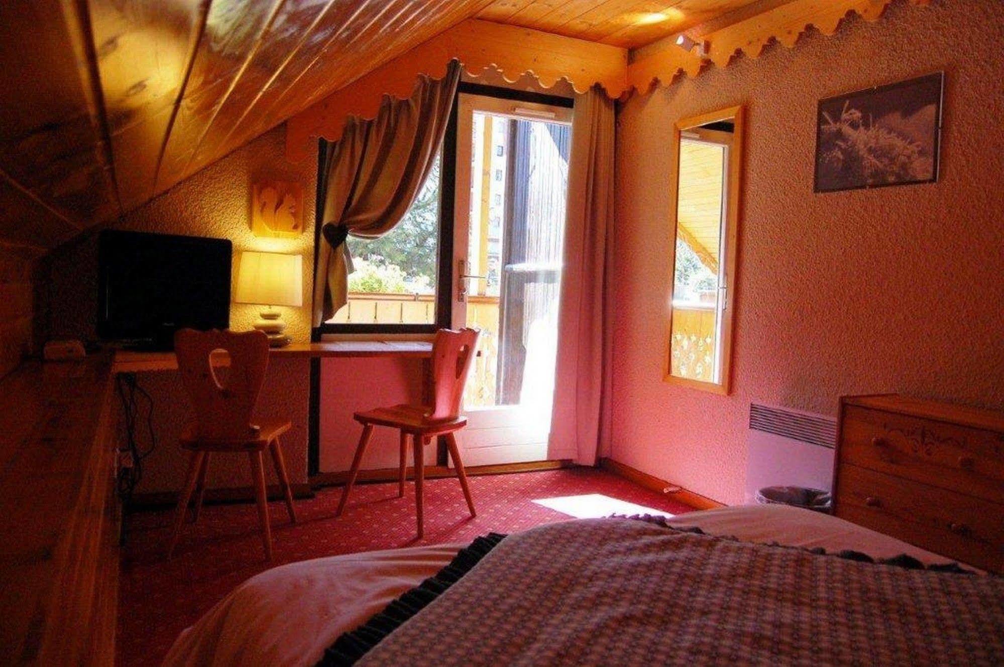 וארס Hotel Ecureuil מראה חיצוני תמונה