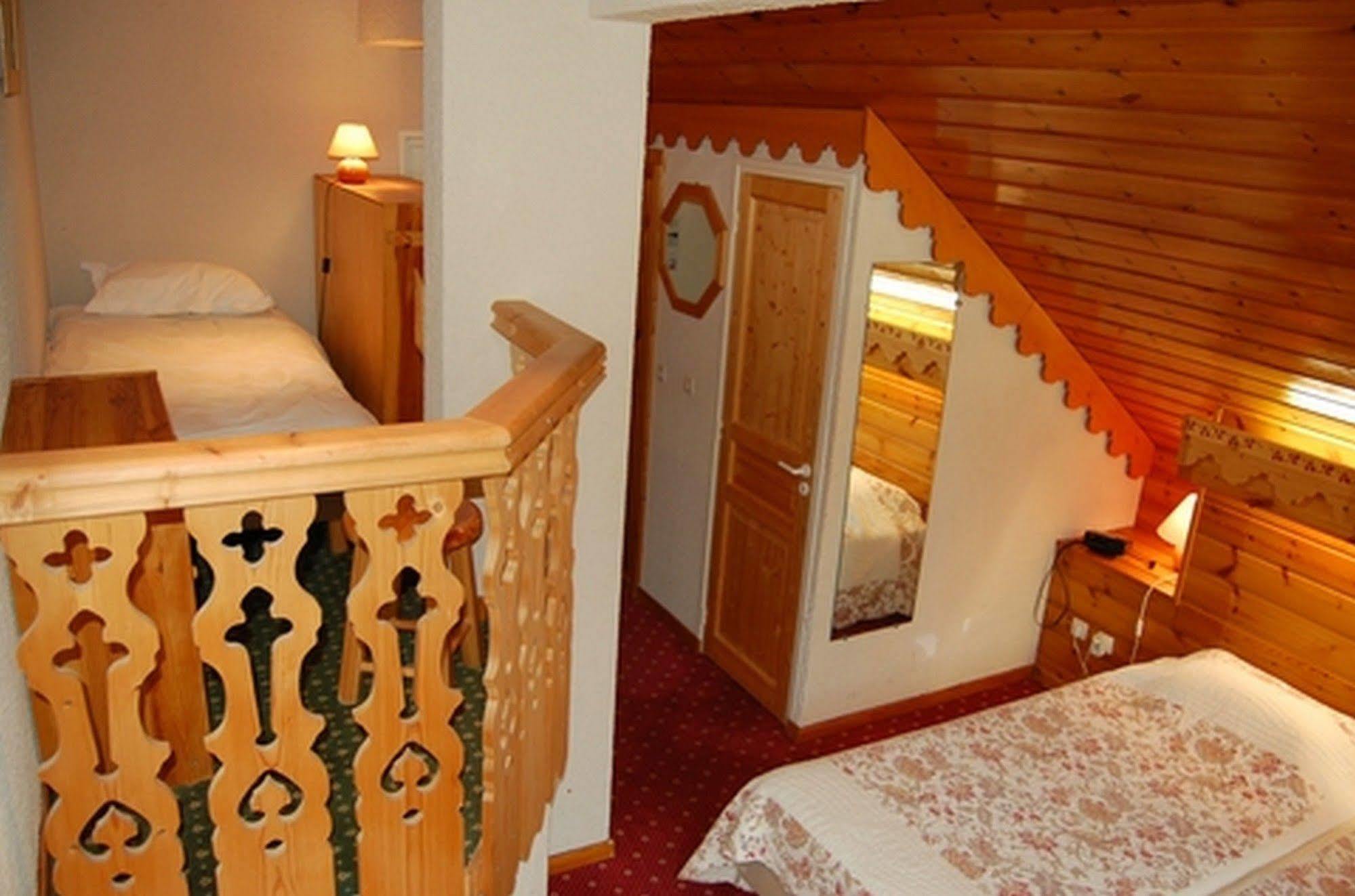 וארס Hotel Ecureuil מראה חיצוני תמונה